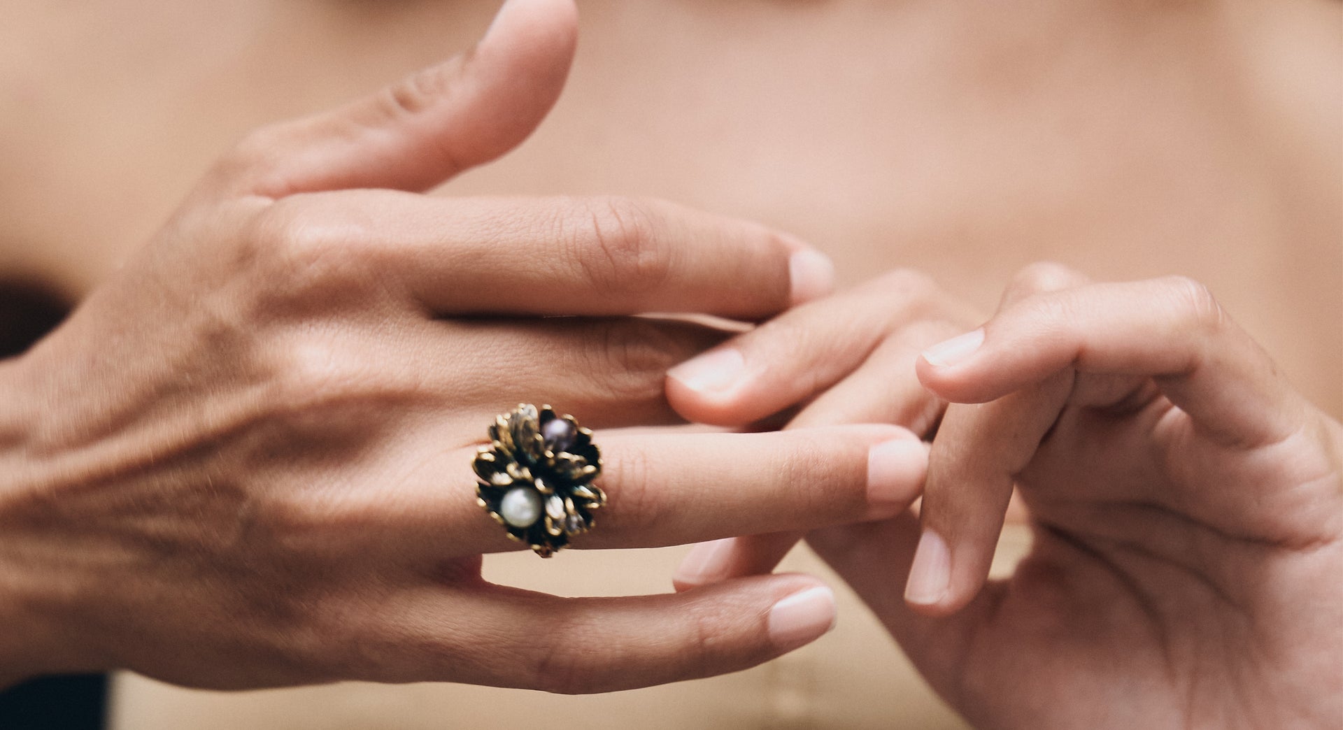 Luxury floral gemstone ring from the Flowers collection by Rara